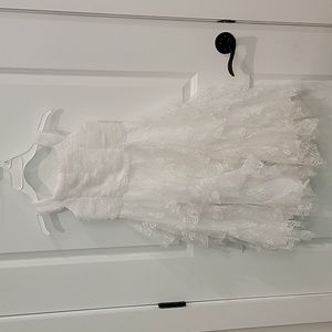 White lacy girls dress size 6 fully lined
